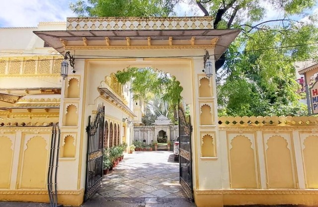HOTEL MAHENDRA PRAKASH