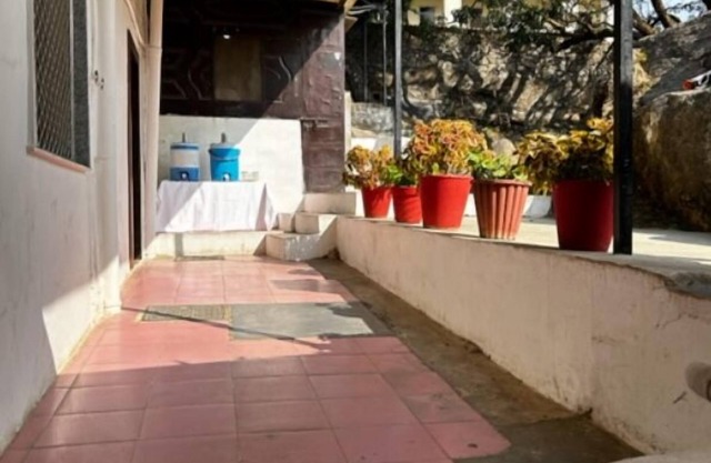 Hotel Mansarovar