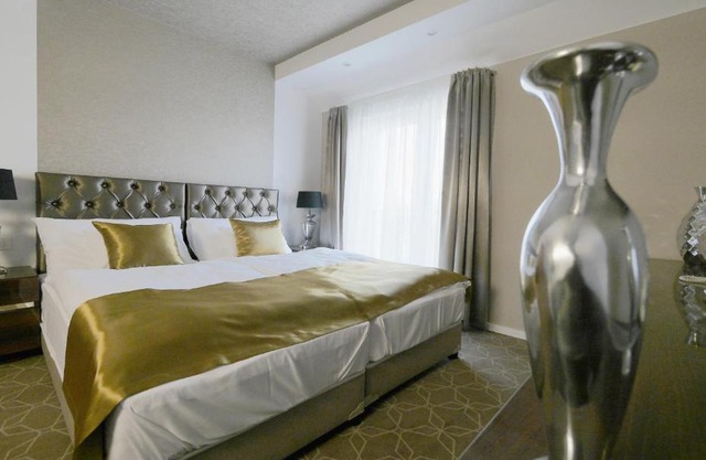 Hotel Merops Mészáros