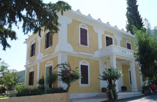 Nymph Boutique Hotel Salakos