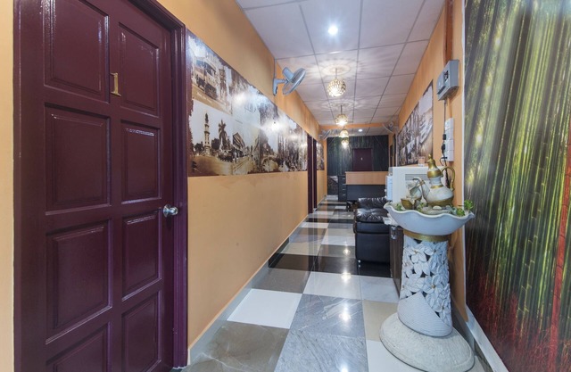 OYO 873 Bamboo Inn
