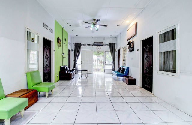 Hotel O Jalan Jenderal Sudirman Near Imam Bonjol Square