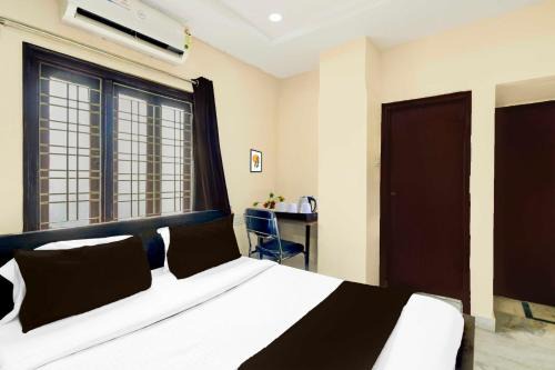 Hotel O Kothapet Near Omini Hospital