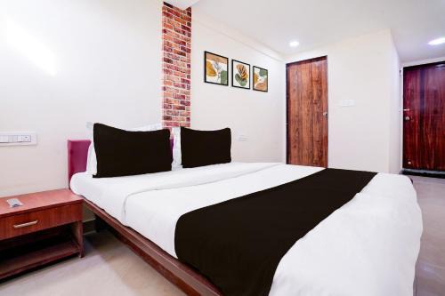 Hotel O poonam