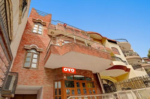 Hotel O Premium Stay Near Dlf Avenue Saket