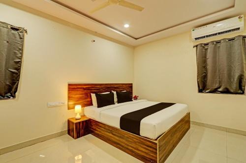 Hotel O R SQUARE HOMES
