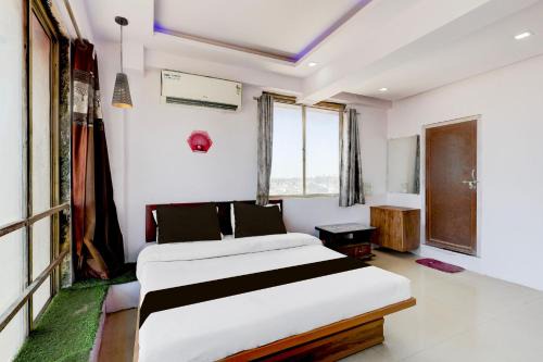 Hotel O Red Blue