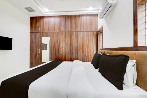 Hotel O Rock View Suits