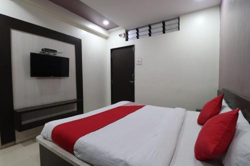 Hotel O Shri Sai Niwara Lodge