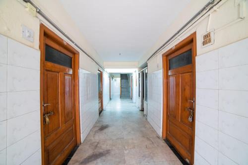 Hotel O Sree Radha Lodge Near Snow World