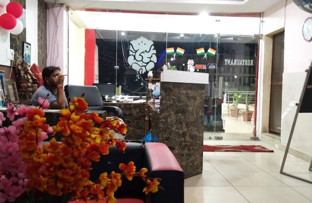Hotel Paras Una