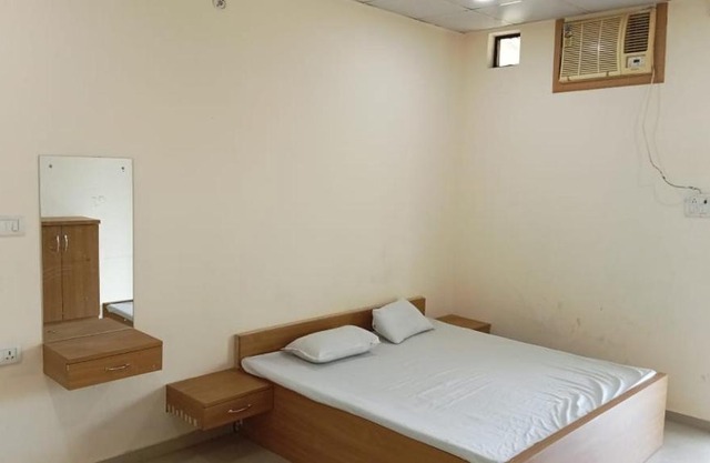 Hotel Premkunj