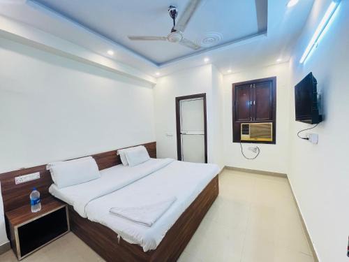 Hotel PUB G Residency - Mayur Vihar