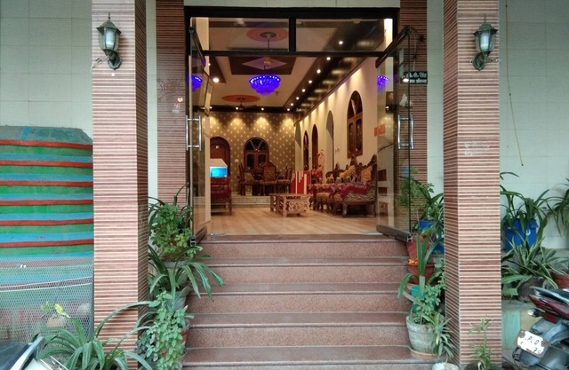 Hotel Rashmi Palace ...............................