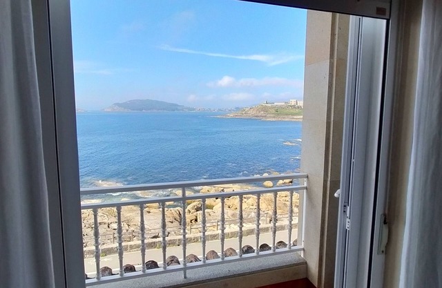Hotel Rompeolas