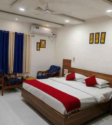 Hotel Sapthagari Near To Railway Station and Busstation