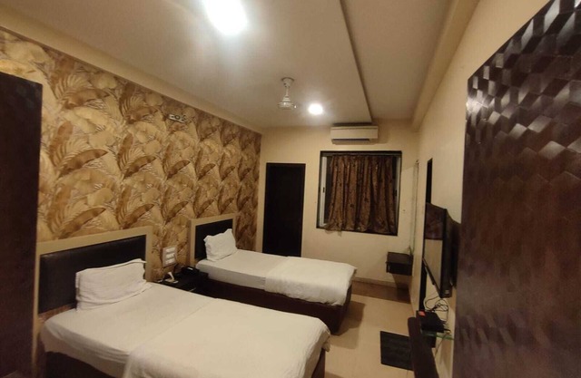 HOTEL SHADES OF ROYAL