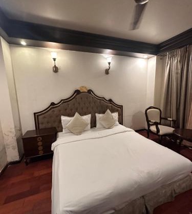 Hotel Short-Range Palace