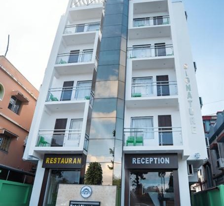 Hotel Signature Inn Digha হোটেল সিগনেচার ইন দিঘা Near Sea Beach and Lake View Room - All-Room-Attached-Balcony-and-fully-air-conditioned-hotel with- lift-wifi-Restaurant-parking-facility- Best Hotel in Digha