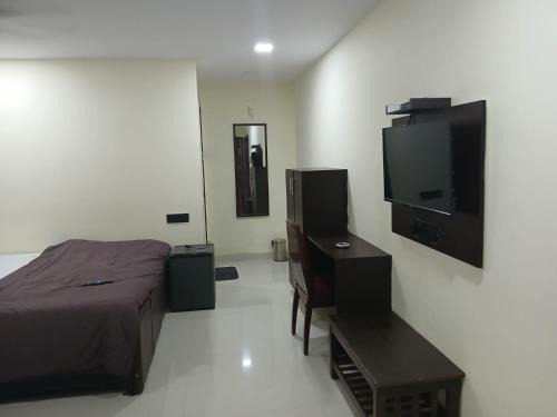 Hotel Sree Silver Oak- Beside Niloufer Cafe Lakdikapul