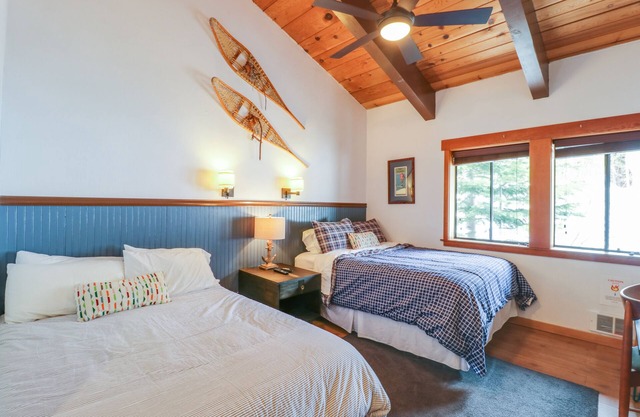 Studio confortable avec accès aux loisirs tout au long de l’année, piscine partagée, bain à remous, salle de sport et tennis!