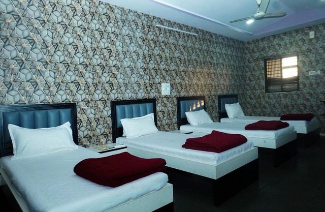Hotel Triangle, Surat