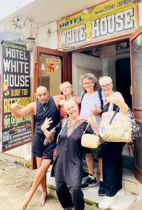 Hotel White House - A Family Homestay