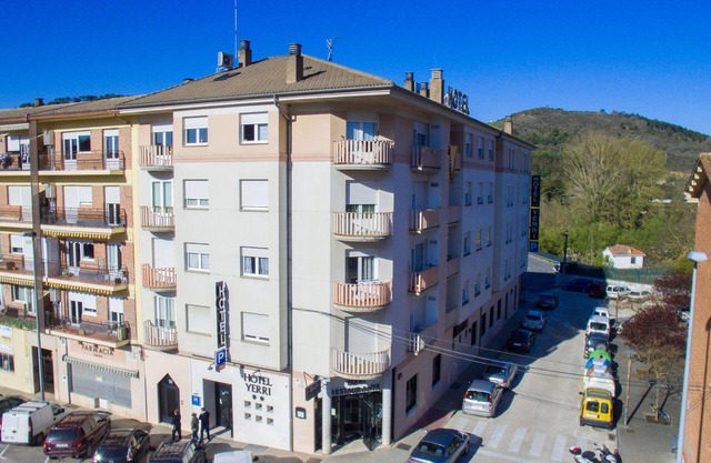 Hotel Yerri