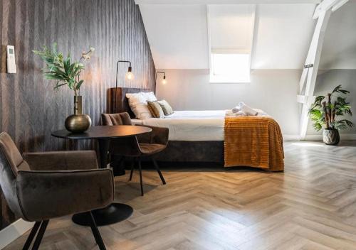 Hotelbed W Aircon At City Villa Tilburg Willem 1