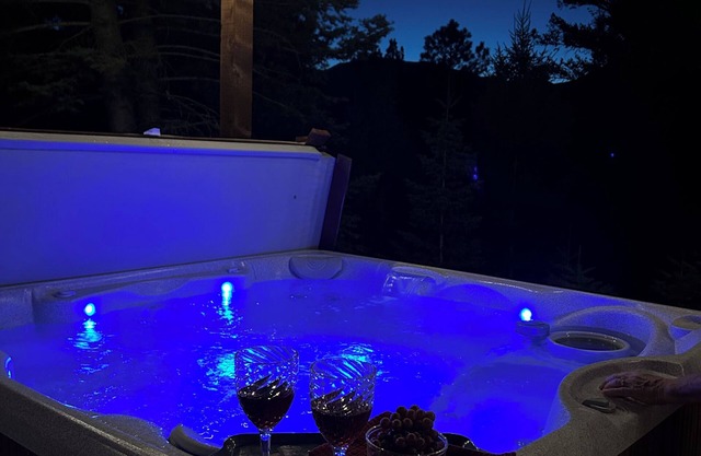 The Place To Be -4 bedroom 3 bath Mountain home
