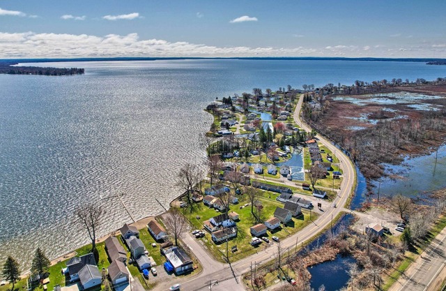 NEW! Houghton Lake Cabin w/ Private Resort Beach!