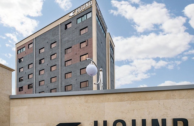 Hound Hotel