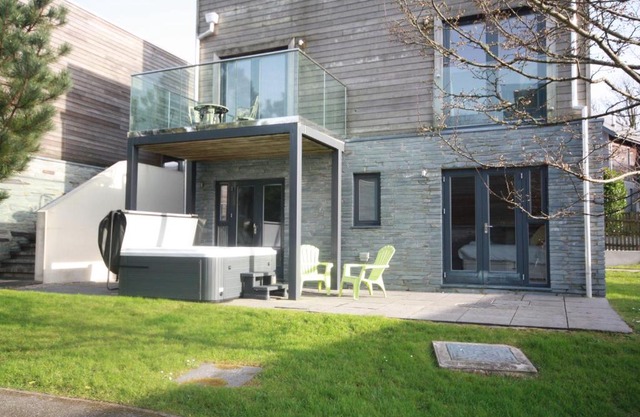 House 10