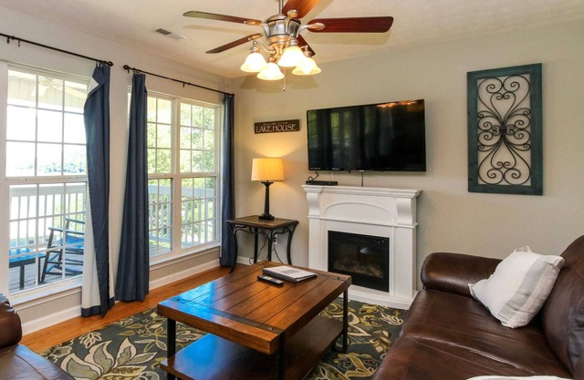 House #16 - Weiss Decision - (No pets) Lake View