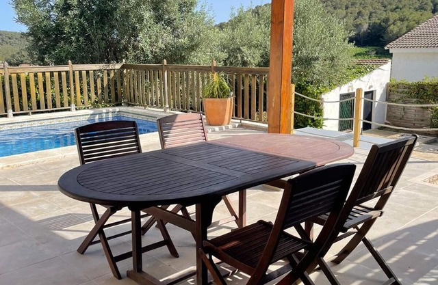 House 2/5 people pool secure access children / enclosed garden
