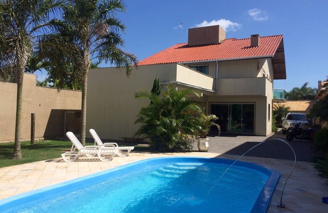 MAISON 4 SUITES, DANS CONDO FERMÉ, FRONT DE MER,