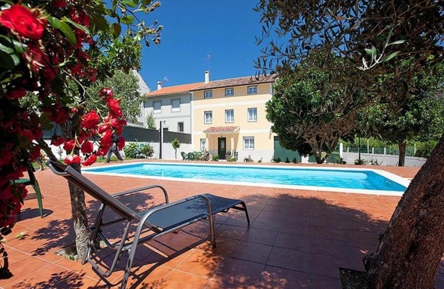 House - 6 Bedrooms with Pool - 0126