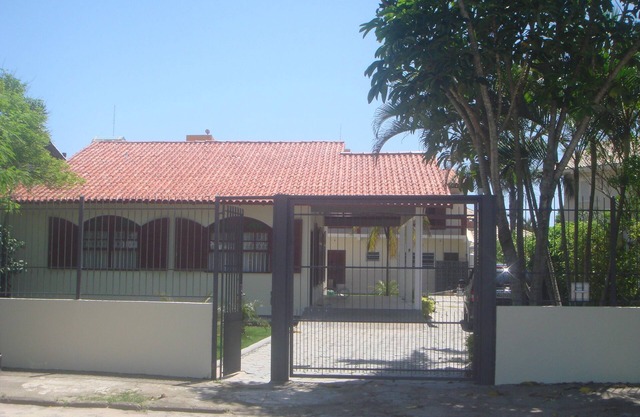 Maison et Appartement avec piscine et air cond 50 mètres de la plage - 6 chambres et 1 suite
