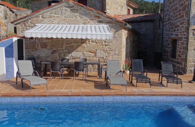 Maison As Xardeiras. Maison avec piscine et terras