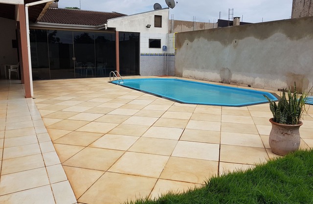 Maison avec 1 suite, 1 chambre et piscine à Foz do Iguaçu.