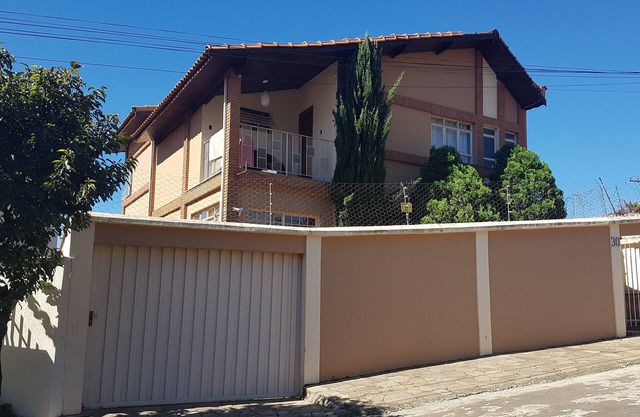 Maison près du barrage avec accès au club