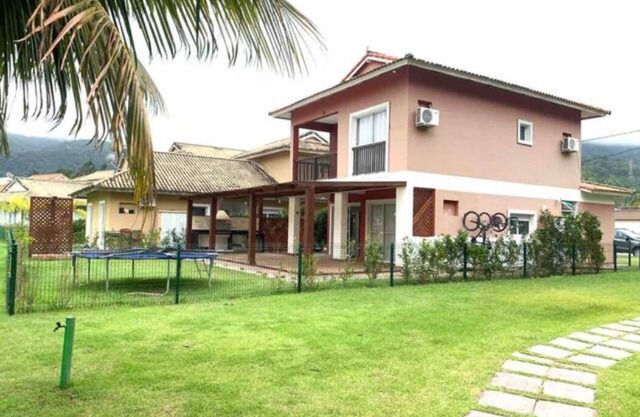 House next to the beach - sahy- village of kings- principality