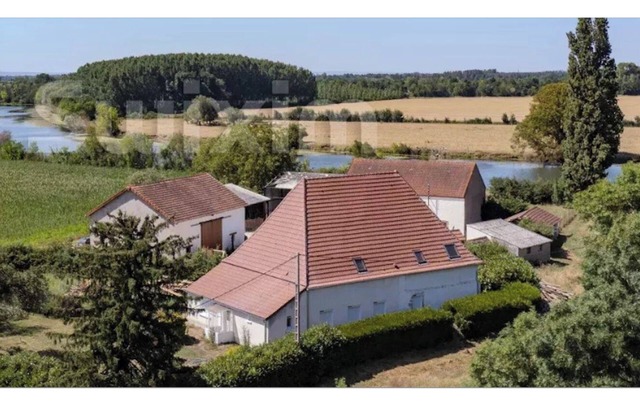 Domaine de champenatre maison en bord de saone