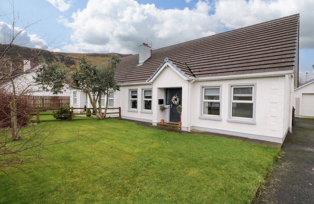 HOUSE BY THE SEA, country holiday cottage in Waterfoot, County Antrim