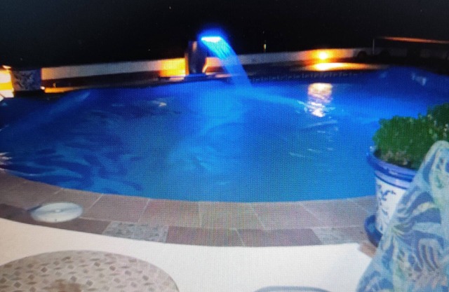 Maison à la mer avec piscine privée.