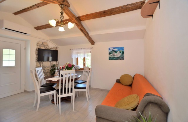 Maison Carlo (89031-A1) - Krsan