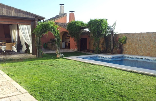 Maison Cortijo de meilleures qualités, piscine, 2 cheminées, un grand barbecue, etc.