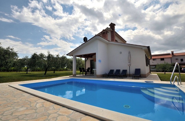Villa Danci (91441) - Lasici
