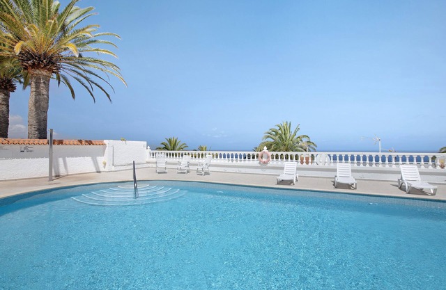 'House Experience Villa Violeta' avec vue sur la mer, piscine partagée et Wi-Fi
