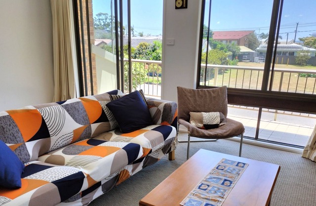 House, easy walk to the beach